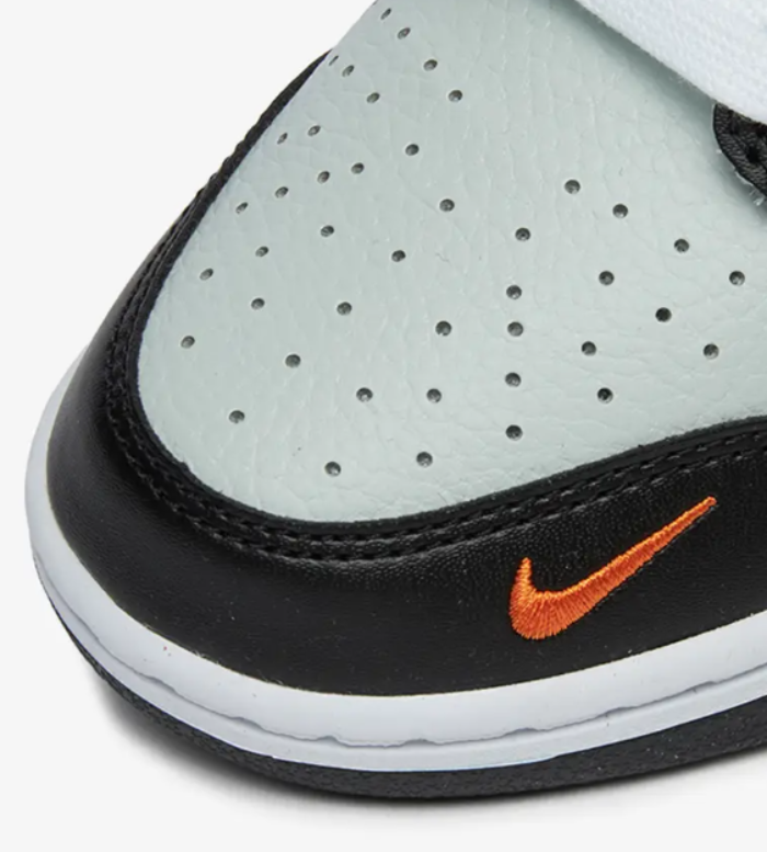 Nike SB Dunk Low Shoes