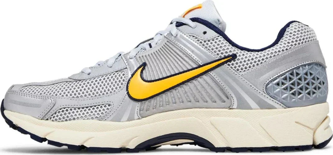 Nike Air Zoom Vomero 5 Shoes