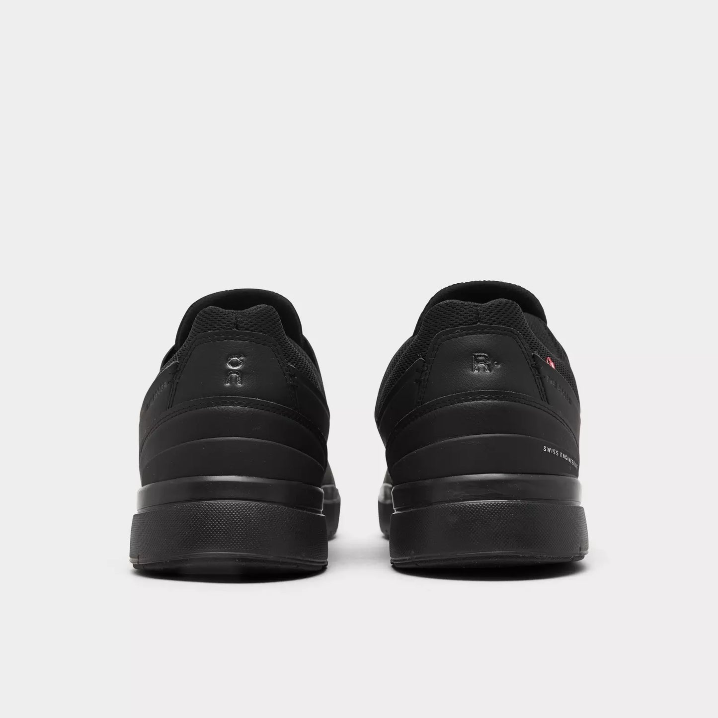 Men's On THE ROGER Advantage Casual Shoes