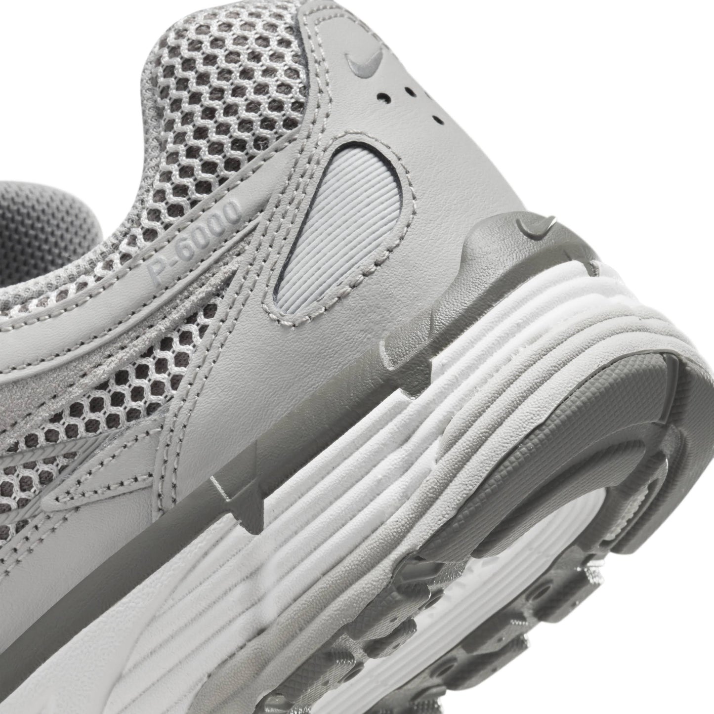 Nike P-6000 Premium Triple Noir