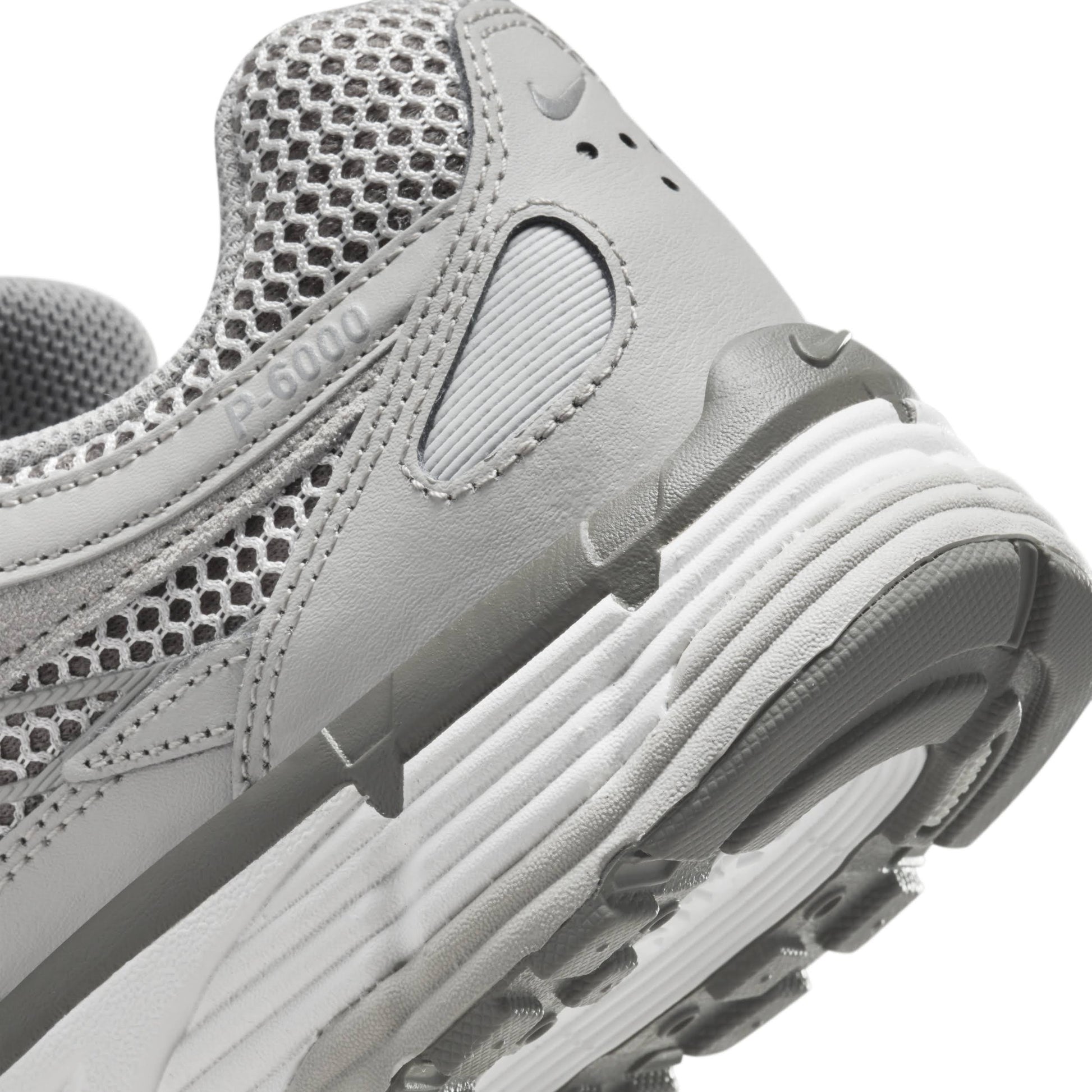 Nike P-6000 Premium Triple Noir